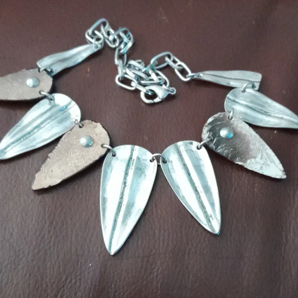 Necklace - Picture 3 of 3